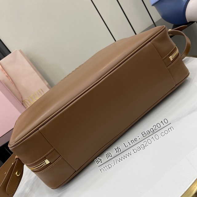 MIU MIU專櫃繆繆最新款二代肩帶款Beau手袋原廠皮手提公事包 jh2660型號：5BB117
